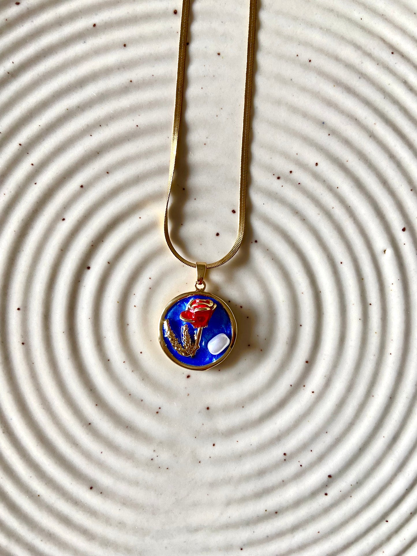 Ocean Rose Pendent Chain