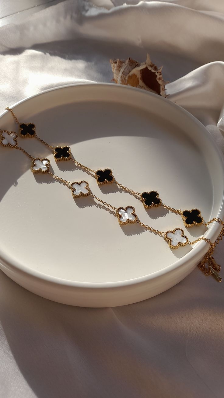 Clover leaf Bracelete